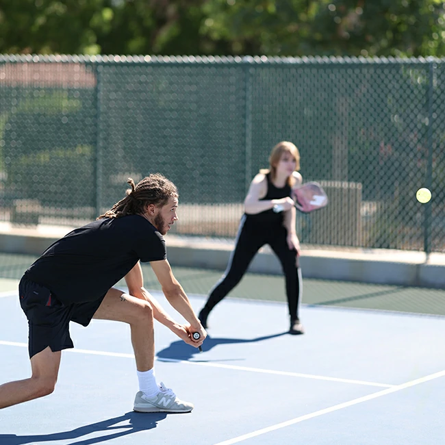 Best Pickleball Paddle For Broken Finger Pain