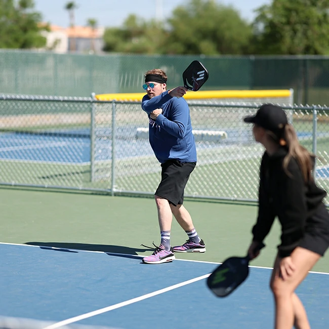 Tips and Advice on Handling Carbon Fiber Pickleball Paddles